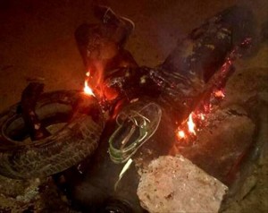 Mali : Brûlé vif  pour avoir tenté de voler  une moto