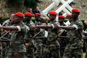 Mali : Enquête après l' évasion spectaculaire de huit soldats à  Bamako