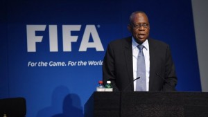 Cameroun : FIFA, Issa Hayatou a pris fonction et veut que l'instance retrouve la confiance du public