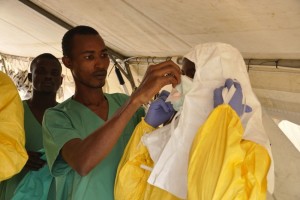 Afrique: Ebola persiste dans le sperme des survivants , neuf mois après leur guérison