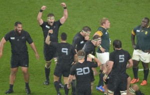 Coupe du Monde de Rugby: Les All Blacks emportent leur 3e trophée aux dépens des Wallabies (34-17)