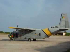 Sénégal: Crash évité de justesse: Un avion de l'Armée fait un atterrissage forcé sur un terrain vague au Mali et fait un blessé grave
