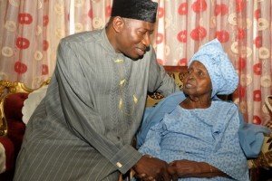 Nigeria : Regrettée HID Awolowo : Ultime voyage, un cercueil doré