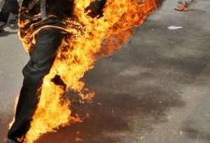 Gabon: Un jeune commerçant qui s'est immolé entre la vie et la mort à  Libreville