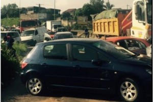 Côte d'Ivoire: Bingerville, un camion là¢ché par ses freins provoque un carambolage,  plus d'une dizaine de véhicules endommagés