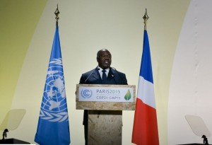 Gabon: Cop21, Ali Bongo annonce l'interdiction du «torchage» des gaz issus de l'extraction pétrolière