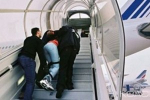 Maroc: Expulsé d'un vol Air France pour avoir fait sa prière avant le décollage