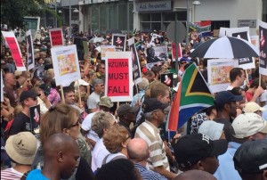 Afrique du Sud : Manifestations à  Pretoria et Johannesburg pour  réclamer le départ de Zuma