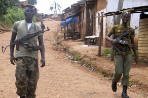 Burundi : L'UA autorise le déploiement de 5 000 hommes dans le pays, Bujumbura accuse Kigali de d'entrainer les rebelles