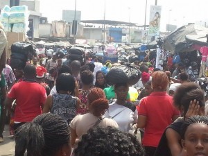 Côte d'Ivoire: A quelques jours des fêtes de fin d'année, les pickpockets dictent leur loi sur le boulevard Nangui Abrogoua