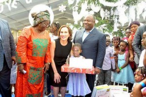 Gabon: Les meilleurs élèves des classes primaires de Libreville récompensés autour de l'arbre de Noël présidentiel
