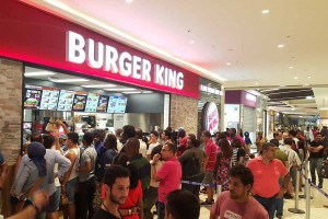 Côte d'Ivoire : Burger King pris dans «la folie PlaYce», plus de 1300 menus servis par jour !