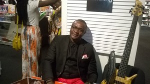 Cameroun: L'artiste Richard Epesse dédicace son premier album depuis Abidjan