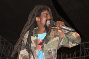 Sénégal : En plein concert, le rappeur Niagass s'en prend à  la première dame et aux forces de l'ordre