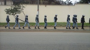 Côte d'Ivoire: Des bandits, dont deux hommes et une fille attaquent le domicile d'un policier