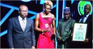 Cameroun: Caf Awards: Lionnes indomptables meilleure équipe du continent, Gaëlle Enganamouit honorée