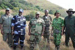 Gabon: Bien loin de la polémique avec Valls, Ali Bongo prend l'air dans le nord sur le terrain écologique