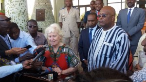Burkina Faso: Arrivée à  Ouagadougou de l'otage australienne Jocelyne Elliot