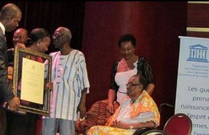 Côte d'Ivoire: Honoré par l'UNESCO, Bernard Dadié a reçu son prix