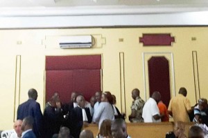 Côte d'Ivoire: Procès Guéi et autres, des avocats de la Défense se retirent de la salle en guise de protestation contre la diffusion d'un film