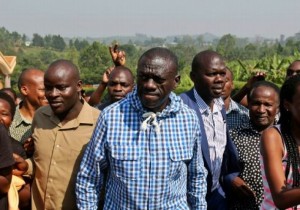 Ouganda: Présidentielle, l'opposant Kizza Besigye brièvement arrêté à  Kampala