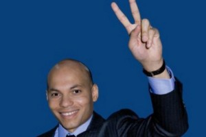 Sénégal: Karim Wade appelle à  voter NON au référendum, son père à  Dakar «si nécessaire»