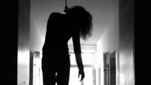 Maroc:  Soupçonnée d'avoir tué sa fille, une femme retrouvée pendue à  un arbre