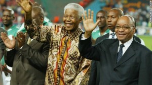 Afrique  du Sud:  Scandale de corruption, un proche de Mandela demande à  Zuma de démissionner ou de se ressaisir
