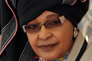 Afrique du Sud:  Winnie Mandela à  nouveau opérée du dos