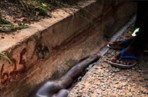 Côte d'Ivoire: Des violeurs descendent chez un militaire à  la retraite, un mort !