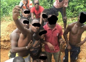Côte d'Ivoire: Après l'accident mortel d'Agboville, les creuseurs de tombe se photographient