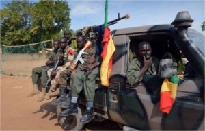 Mali: Deux  responsables de l'armée suspendus pour  vol d'armes