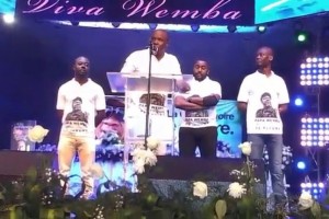 Côte d'Ivoire: Vidéo «Hommage à  Papa Wemba, A'Salfo émeut le palais de la culture»