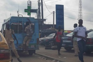 Côte d'Ivoire: Abobo, les élèves se transforment en apprenti gbaka