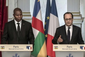 Centrafrique: François Hollande attendu cet après-midi à  Bangui par Faustin ArchangeTouadéra