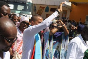 RDC: La police disperse au gaz lacrymogène les milliers de partisans de Moïse Katumbi, le véhicule de l'ex gouverneur criblé de balles
