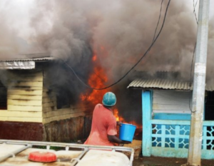 Guinée-Equatoriale: 8 enfants d'une même famille périssent dans un spectaculaire incendie qui laisse près de 200 sans abris
