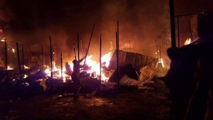 Cameroun: Kousseri, les sapeurs pompiers tchadiens maîtrisent un incendie spectaculaire en territoire camerounais