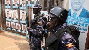 RDC: Les corps de trois policiers ougandais tués sur le Lac Albert rapatriés