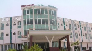 Somalie: Attaque en cours contre «l' hôtel ambassadeur»  à  Mogadiscio, plusieurs morts