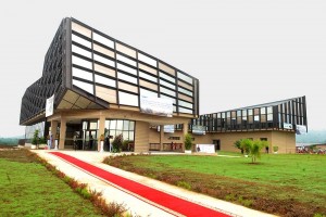 Gabon: Ali Bongo inaugure l'Ecole des mines et de la métallurgie de Moanda (E3M)