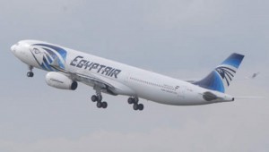 Egypte: Un avion atterrit d'urgence après une fausse alerte à  la bombe