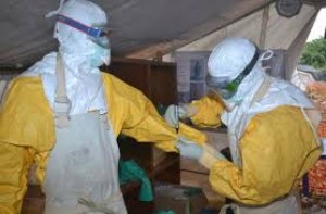 Guinée: Deux membres de la lutte anti-Ebola condamnés pour détournements de fonds