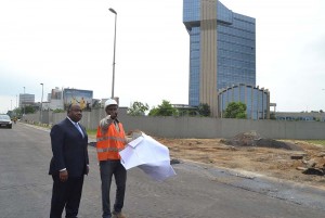 Gabon: Ali Bongo poursuit ses visites surprises sur les chantiers en cours du pays