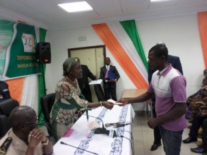 Côte d'Ivoire: Bouaké, 50 victimes des crises dont 6 ayants droit et 44 blessés indemnisées en présence de la ministre Mariatou Koné