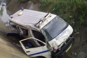 Côte d'ivoire: Le pneu d'une ambulance éclate avec une femme enceinte à  bord