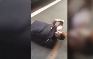 Erythrée:  Un érythréen tente d'entrer  en Suisse  caché dans une valise