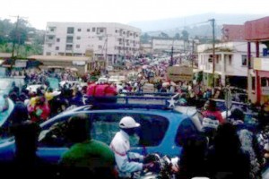 Cameroun :  Climat social,   des milliers de manifestants descendent dans la rue à  Bamenda