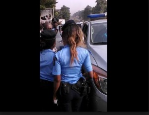 Côte d'Ivoire: En «infraction», un taximan  tente de prendre  en «otage» une  policière