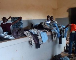 Côte d'Ivoire: Bouaké, plus d'une centaine d'interpellés après les pillages, l'armée prend le contrôle de la ville